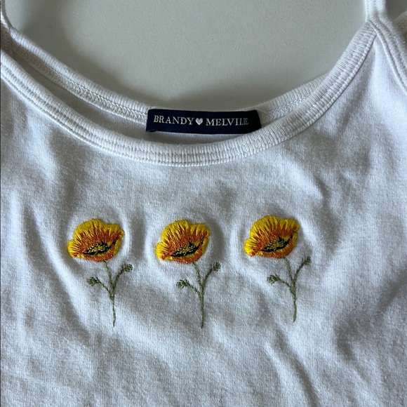 Brandy Melville Embroidered Floral Top - Picture 4 of 5